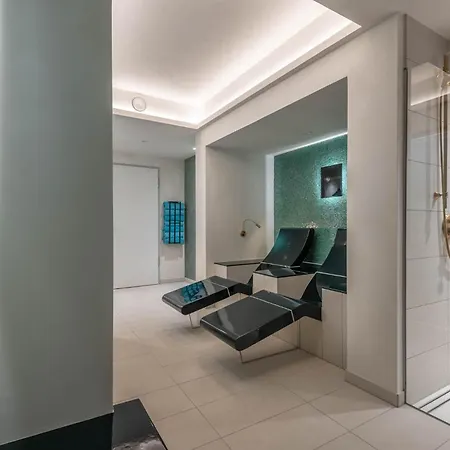 Apartahotel Parkhotel Flora 3*