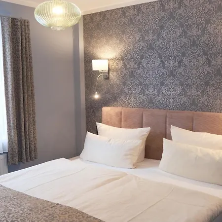 Lejlighedshotel Parkhotel Flora 3*